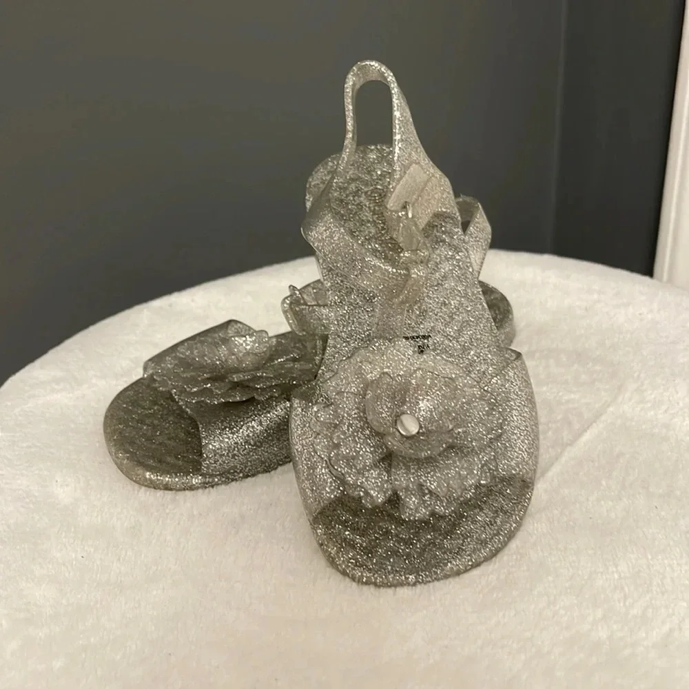 Old Navy Toddler Girls Jelly Sandals - Size 8 Silver‎ Glitter Flower Accent